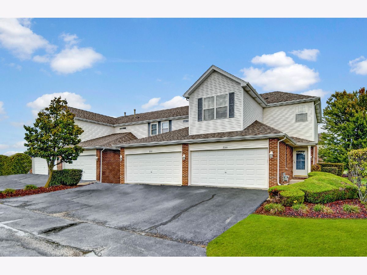 Townhomes & Condos & Homes Sold Nantucket Lakes New Lenox Illinois, 2733 Foxwood