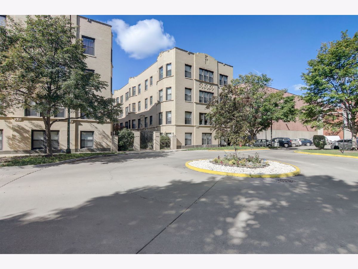 Condos & Townhomes Sold Hermitage Manor Chicago Illinois, 7442 Hermitage