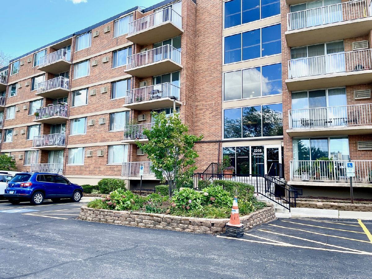 Condominiums Sold Yorktown Green Lombard Illinois, 2200 Stewart