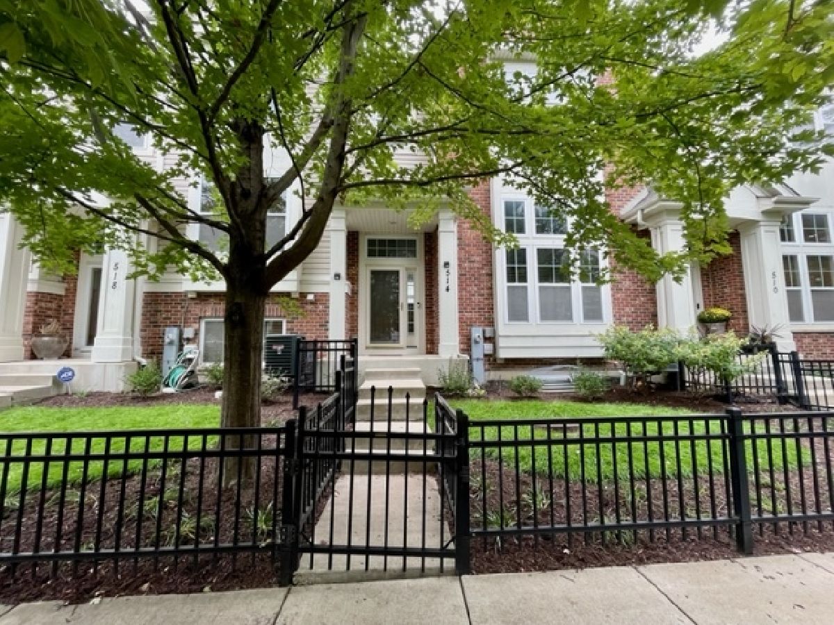Townhomes & Condos Rented The Plaza On New York Aurora Illinois, 514 Grosvenor