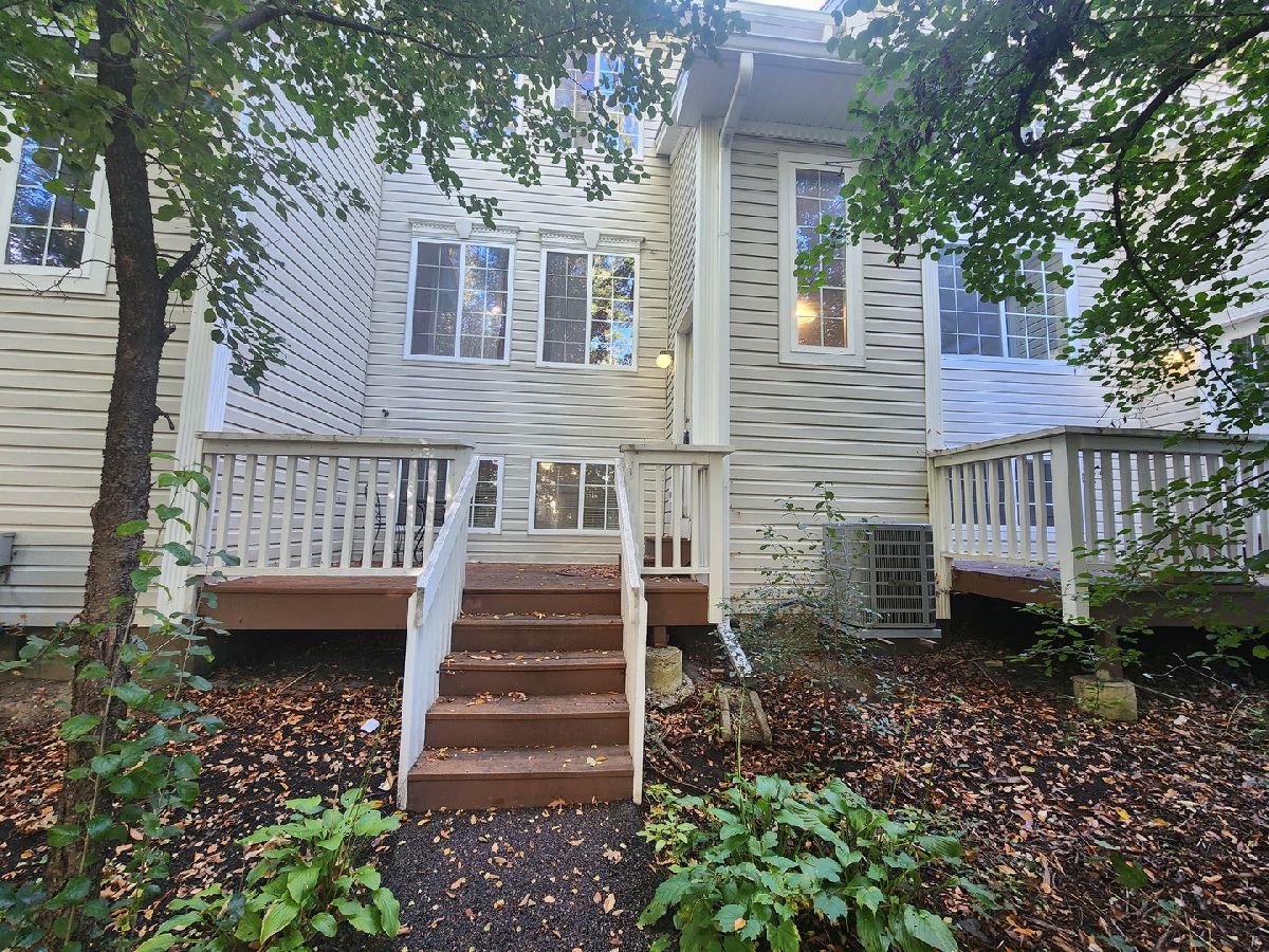 Townhomes & Condos Rented Treehouse In The Woods Round Lake Illinois, 16 Macgillis