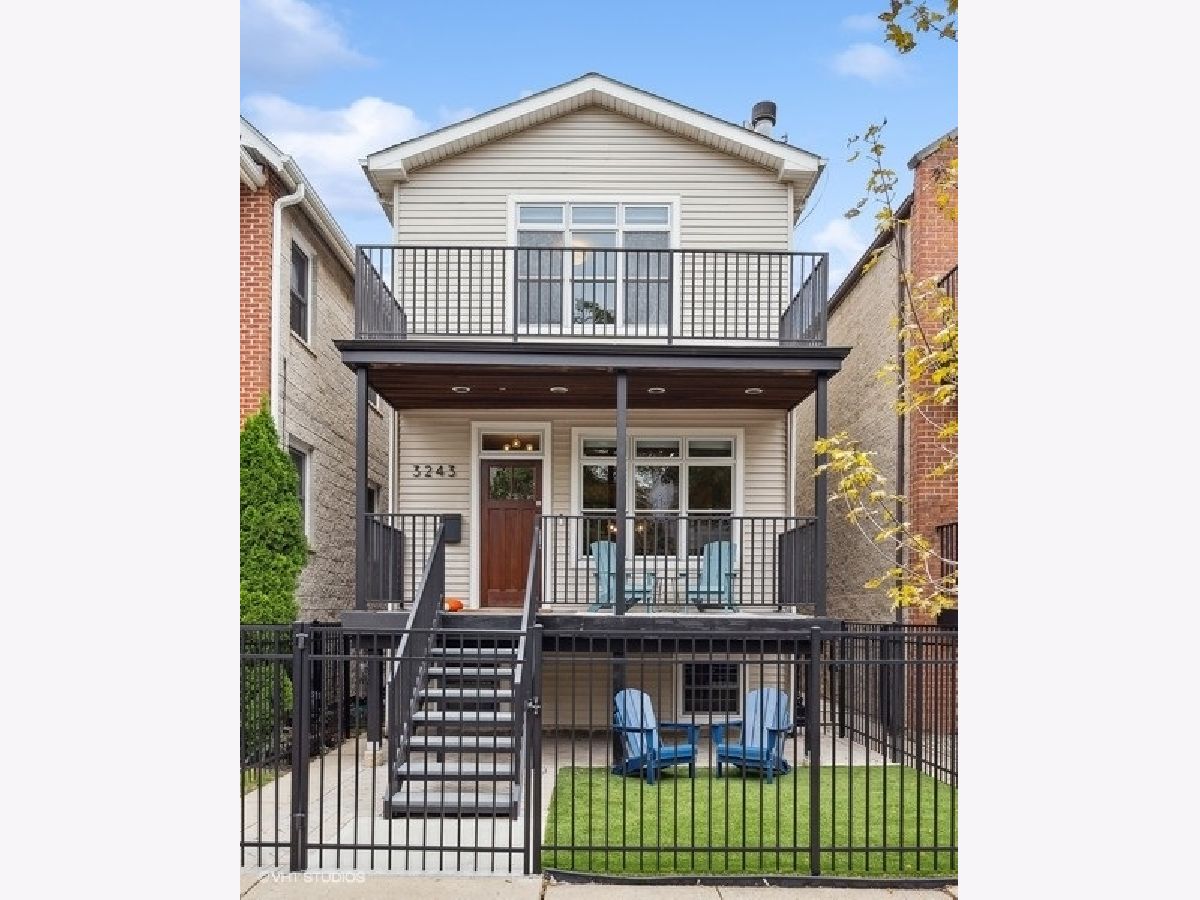 Condos & Townhomes & Homes Rented Roscoe Village Chicago Illinois, 3243 Leavitt