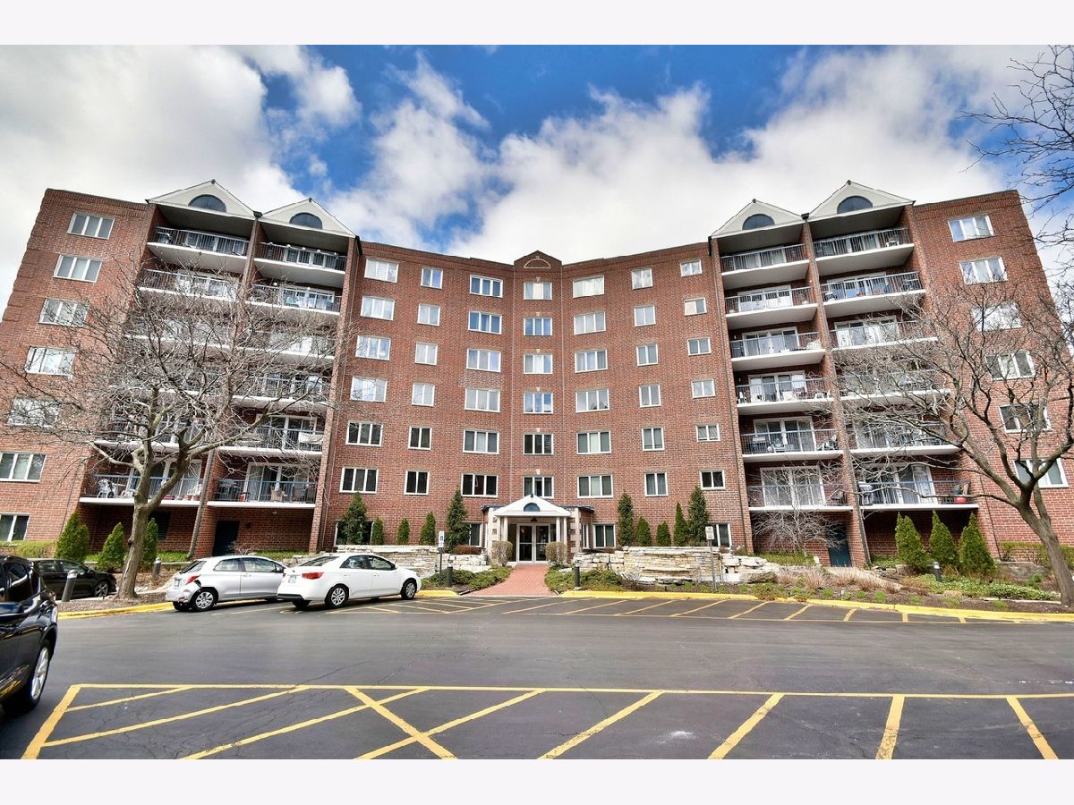 Condominiums & Homes Sold Cascades Of Norridge Norridge Illinois, 8560 Foster