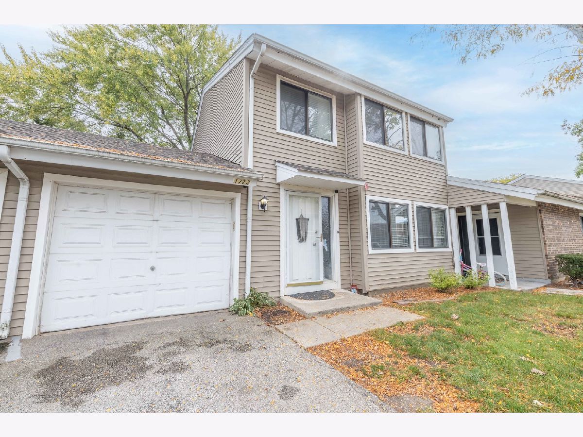Townhomes & Condos Rented Hidden Creek Palatine Illinois, 1723 Hudson Bay