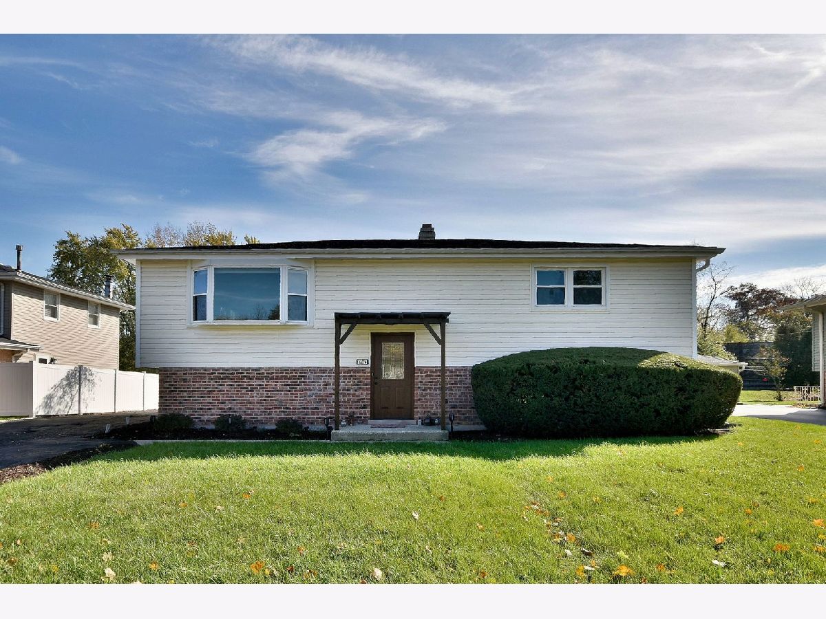 Homes Sold Liberty Grove Willow Springs Illinois, 10963 Ursula