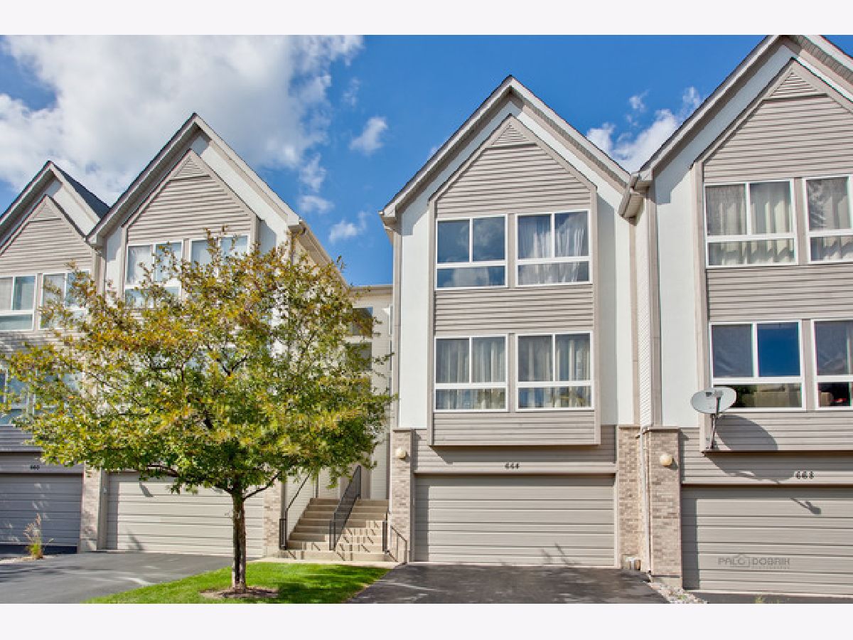 Townhomes Sold Diamond Pointe Mundelein Illinois, 664 Fountainview