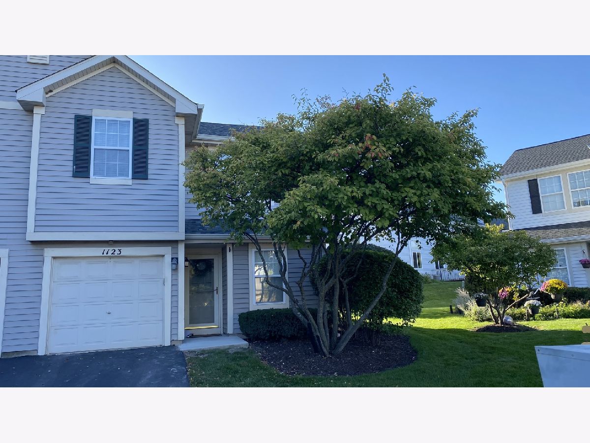 Townhomes Sold Estes Park Naperville Illinois, 1123 Vail
