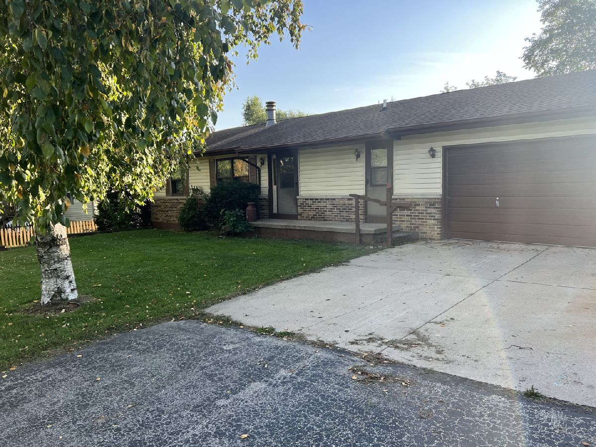  Sold Rock City Illinois, 113 Hillcrest