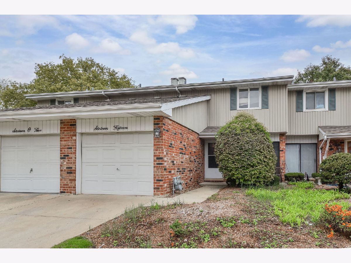 Homes & Townhomes & Condos Rented Briarcliffe Wheaton Illinois, 1615 Coloma
