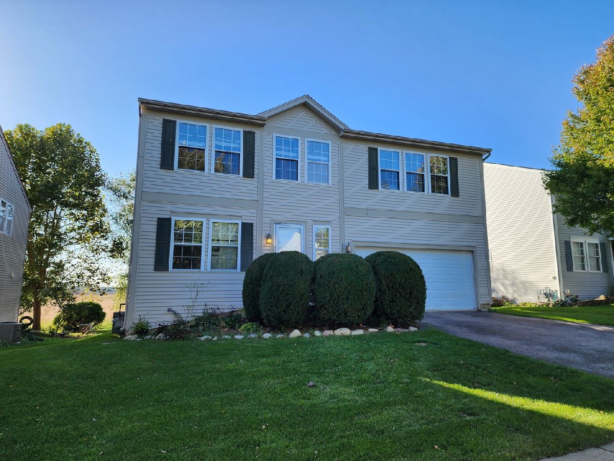 Homes & Condos & Townhomes Sold Fairfield Way Montgomery Illinois, 1749 Ivy