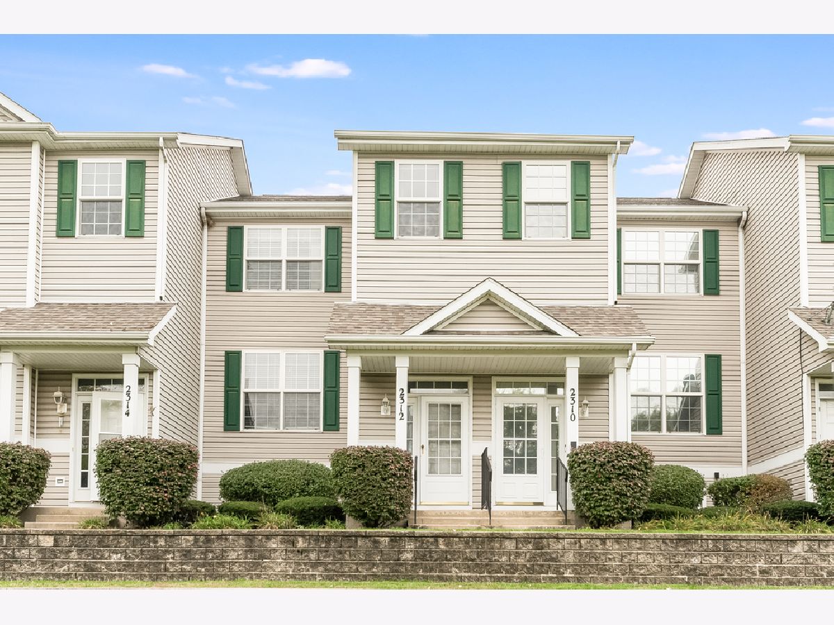 Homes & Townhomes Sold Wexford Joliet Illinois, 2312 Graystone