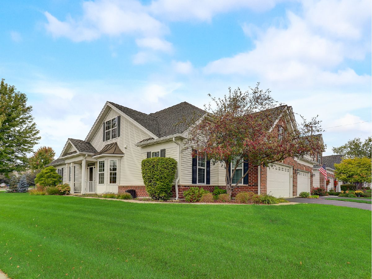 Bowes Creek Country Club Elgin IL, Homes & Townhomes For Sale & For