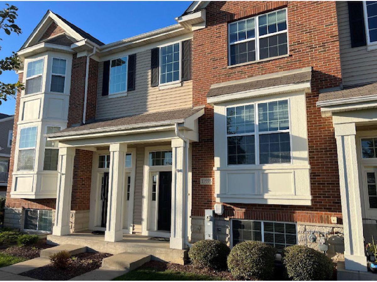 Townhomes Rented Sheffield Square Orland Park Illinois, 10555 154th