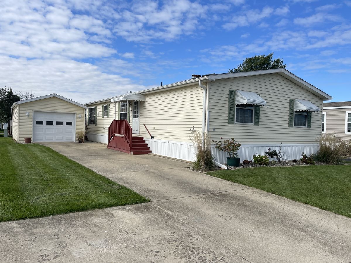 Subdivision Sold Pheasant Lake Estates Beecher Illinois, 5 Swan