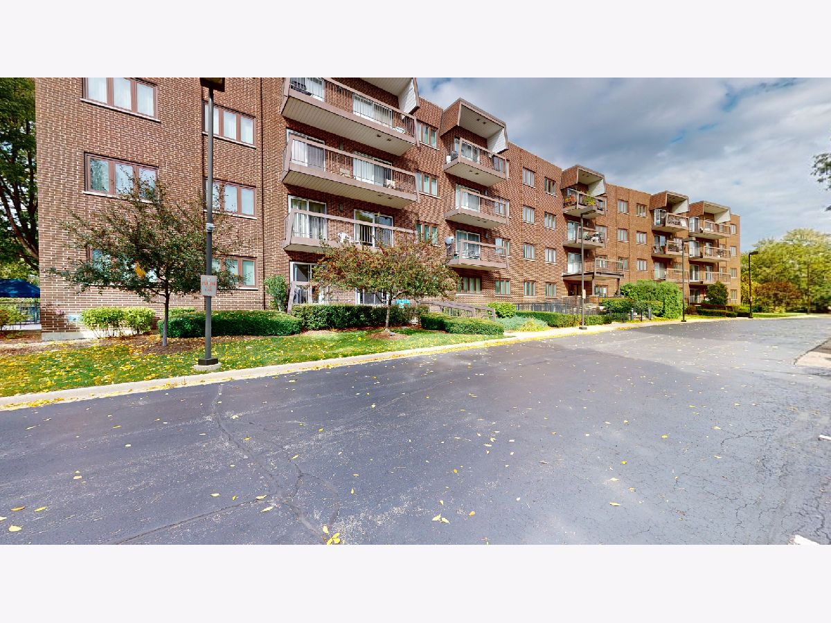 Condominiums Sold Grove Terrace Buffalo Grove Illinois, 400 Dundee
