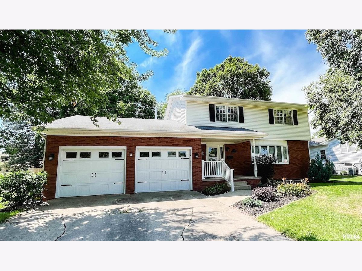  Sold Geneseo Illinois, 833 Iowa