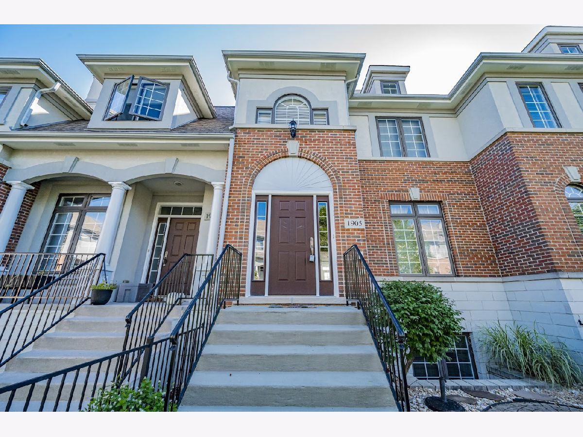 Townhomes Sold Astor Place Naperville Illinois, 1905 Alta Vista