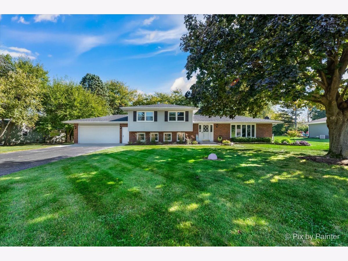 Homes Sold Almora Heights Elgin Illinois, 12N243 Hilltop