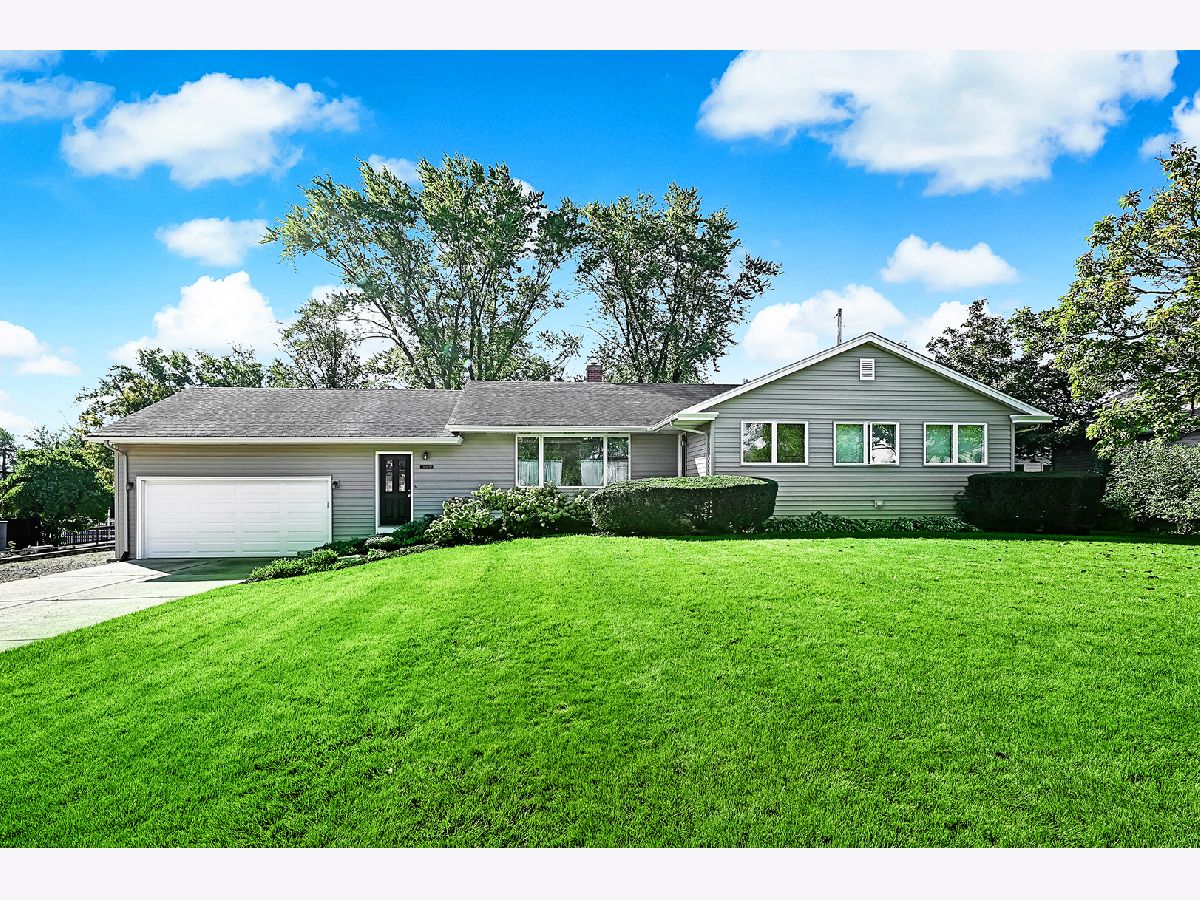  Sold Countryside Illinois, 10851 Crestview
