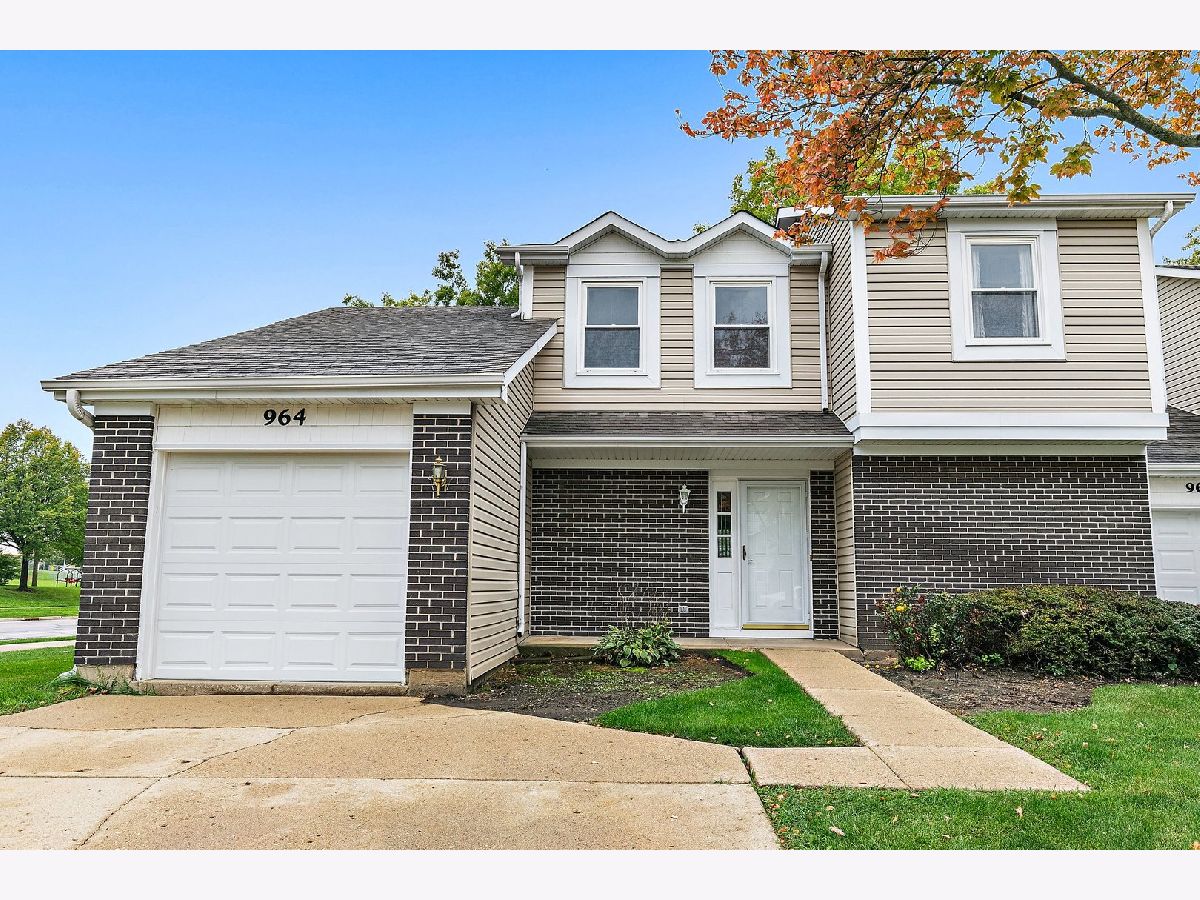 Townhomes Sold Colony Lake Schaumburg Illinois, 964 Bayshore