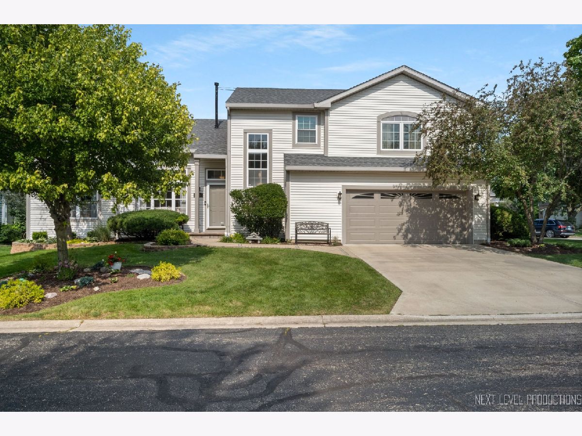 Homes Rented Cinnamon Creek Naperville Illinois, 1308 Hollytowne