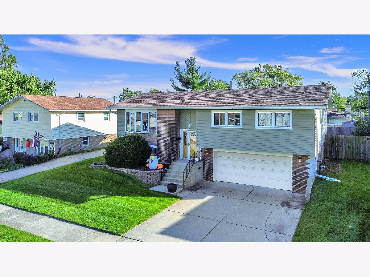Homes Sold El Vista Oak Forest Illinois, 5737 150th