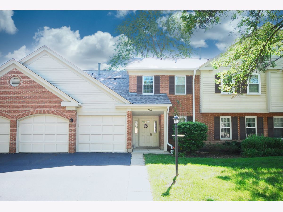 Arlington Club Wheeling IL, Townhomes & Condos For Sale & For Rent