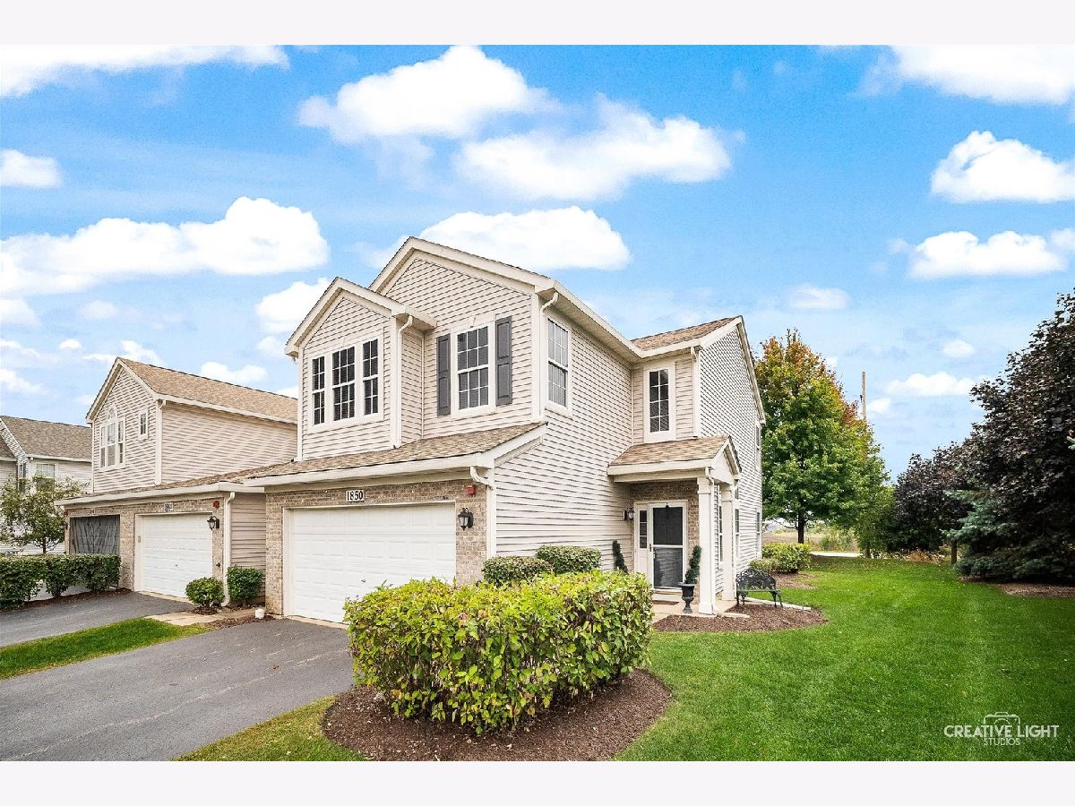 Townhomes Sold Silver Springs Montgomery Illinois, 1850 Candlelight