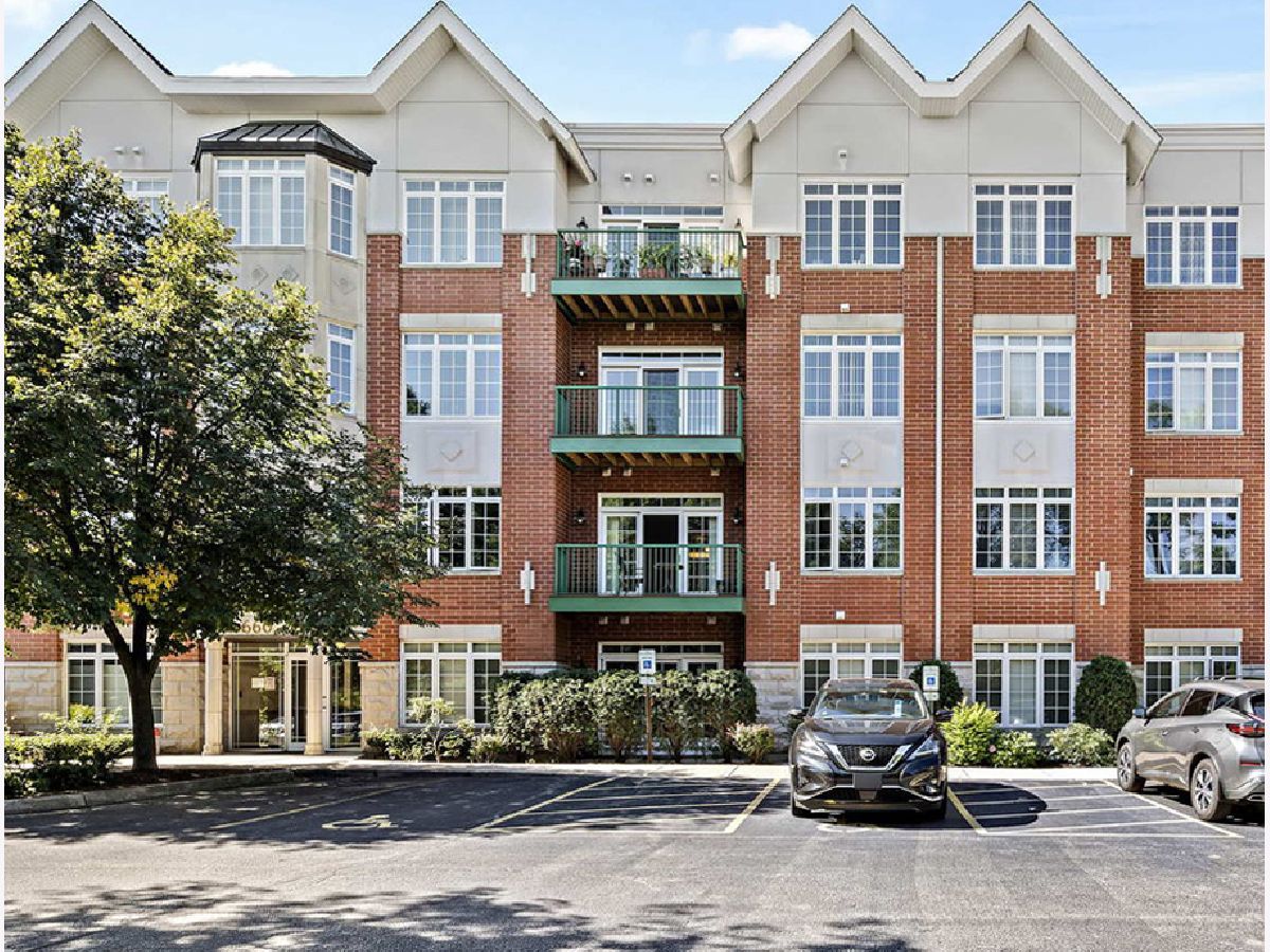 Condominiums Sold Park Point Wheeling Illinois, 660 Mchenry