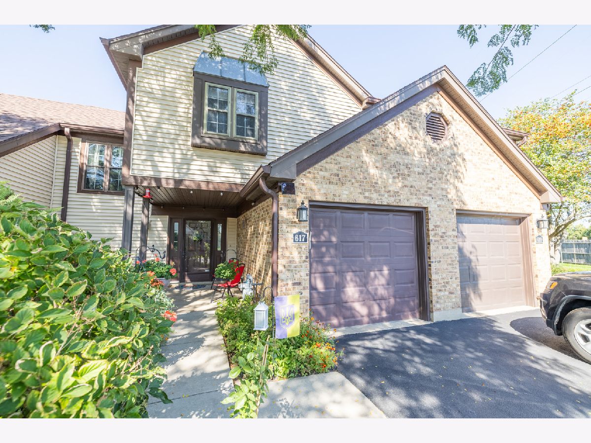 Townhomes Rented Kingsport Commons Wheeling Illinois, 617 Sutton