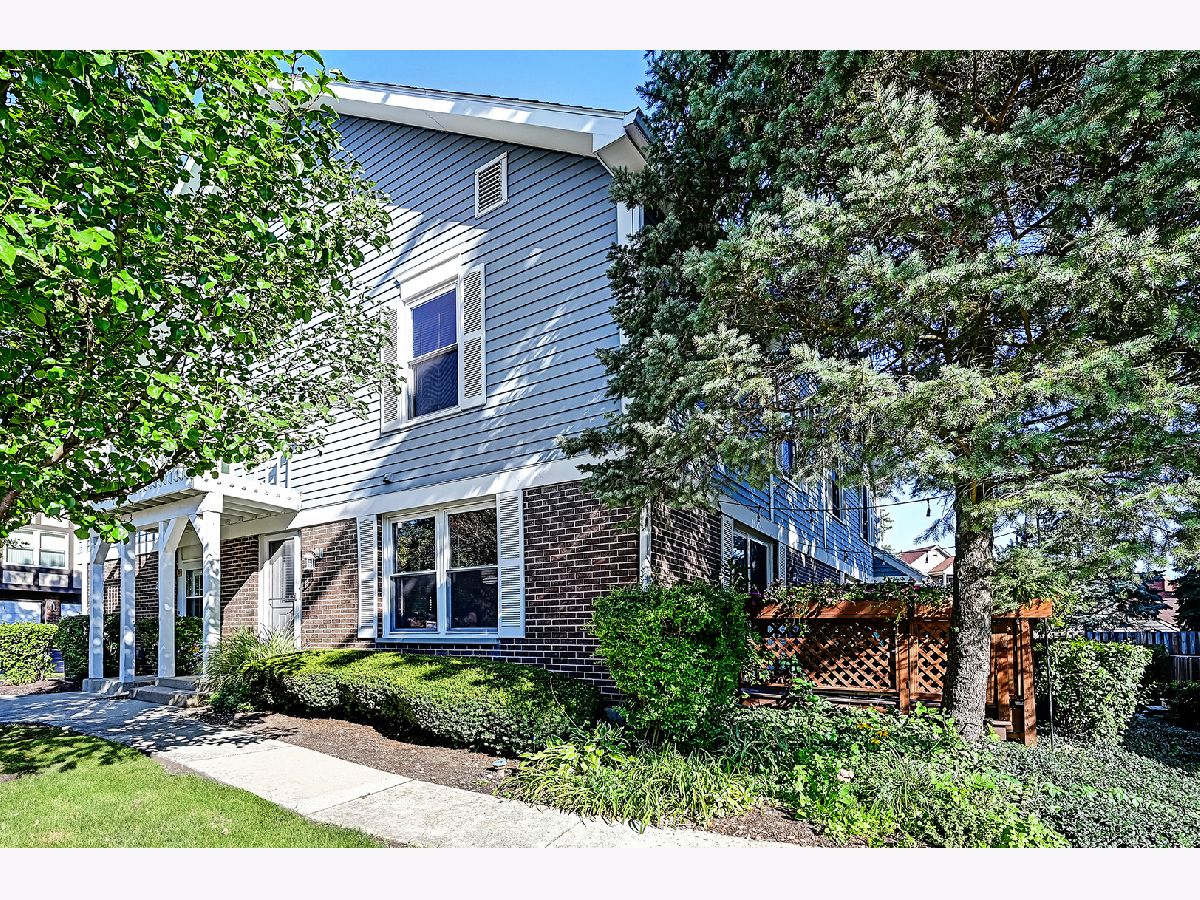 Townhomes & Condos Rented Highpoint Lisle Illinois, 2740 Weeping Willow