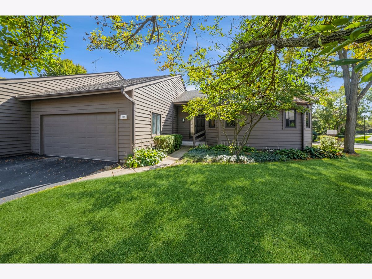 Townhomes & Homes Sold Wildrose Springs St Charles Illinois, 102 Sumac