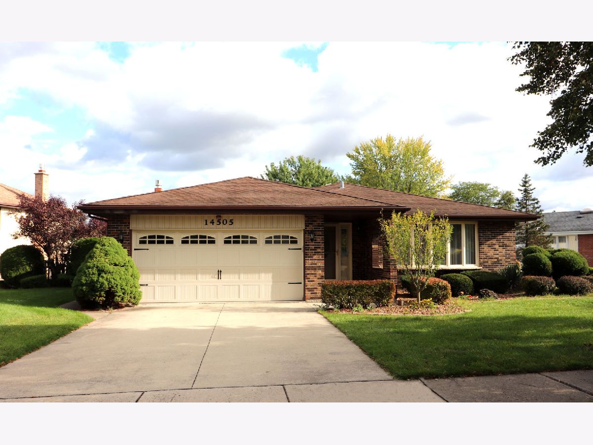 Homes Sold Pinewood East Orland Park Illinois, 14505 Valleyview