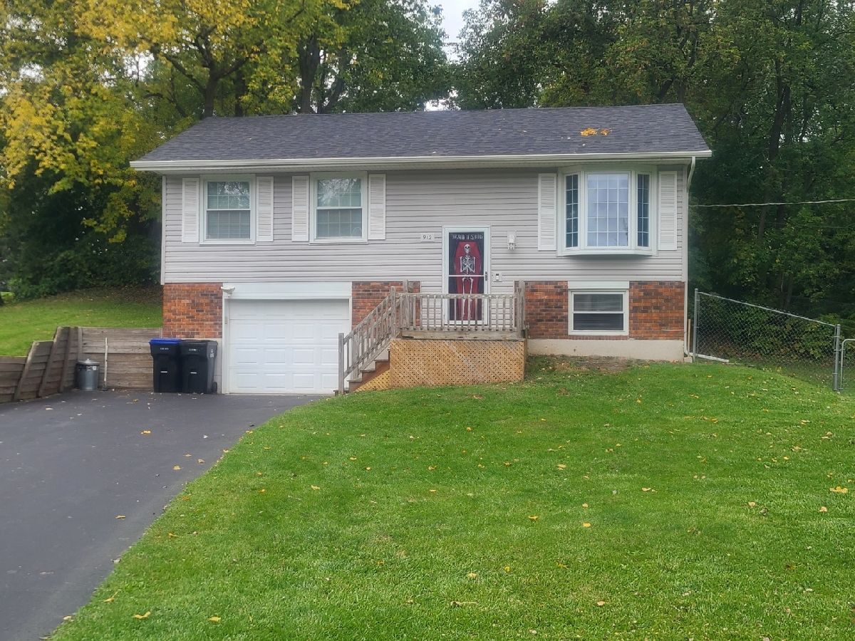 Homes Rented Pistakee Hills Mchenry Illinois, 912 Florence