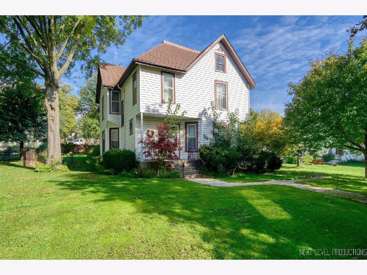  Sold Ashton Illinois, 1004 2nd