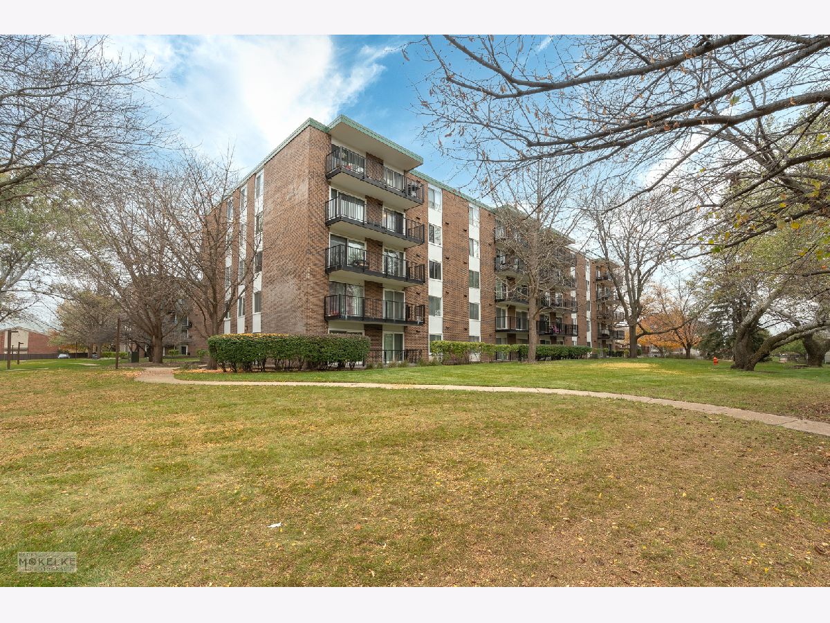 Condos & Townhomes Sold Pebblewood Naperville Illinois, 5S040 Pebblewood