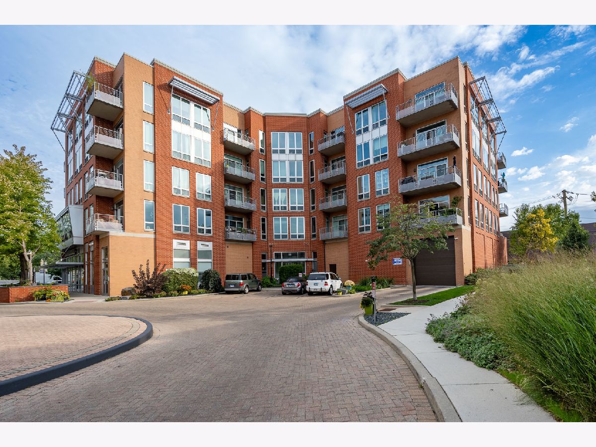 Condos & Townhomes Rented Kinetic Condos Chicago Illinois, 4814 Clark