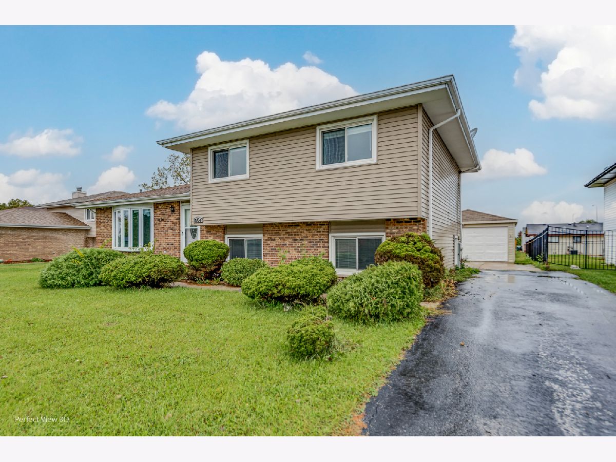 Homes Sold Knotting Gate Country Club Hills Illinois, 4104 Russet