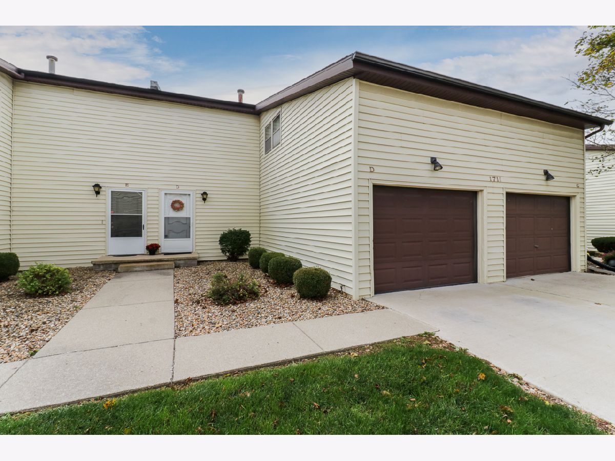 Condos & Townhomes Sold Key West Normal Illinois, 1711 King