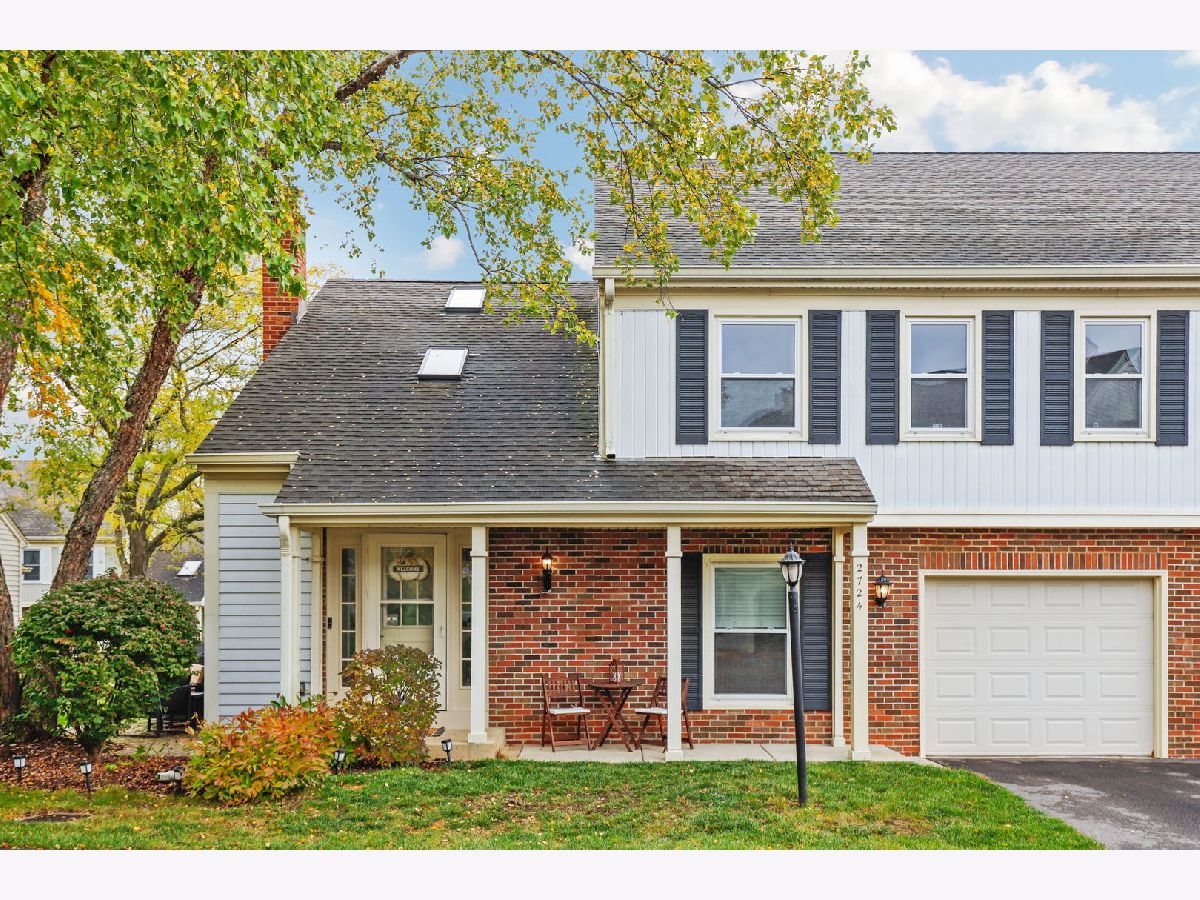 Townhomes & Condos Sold College Hill Schaumburg Illinois, 2724 College Hill