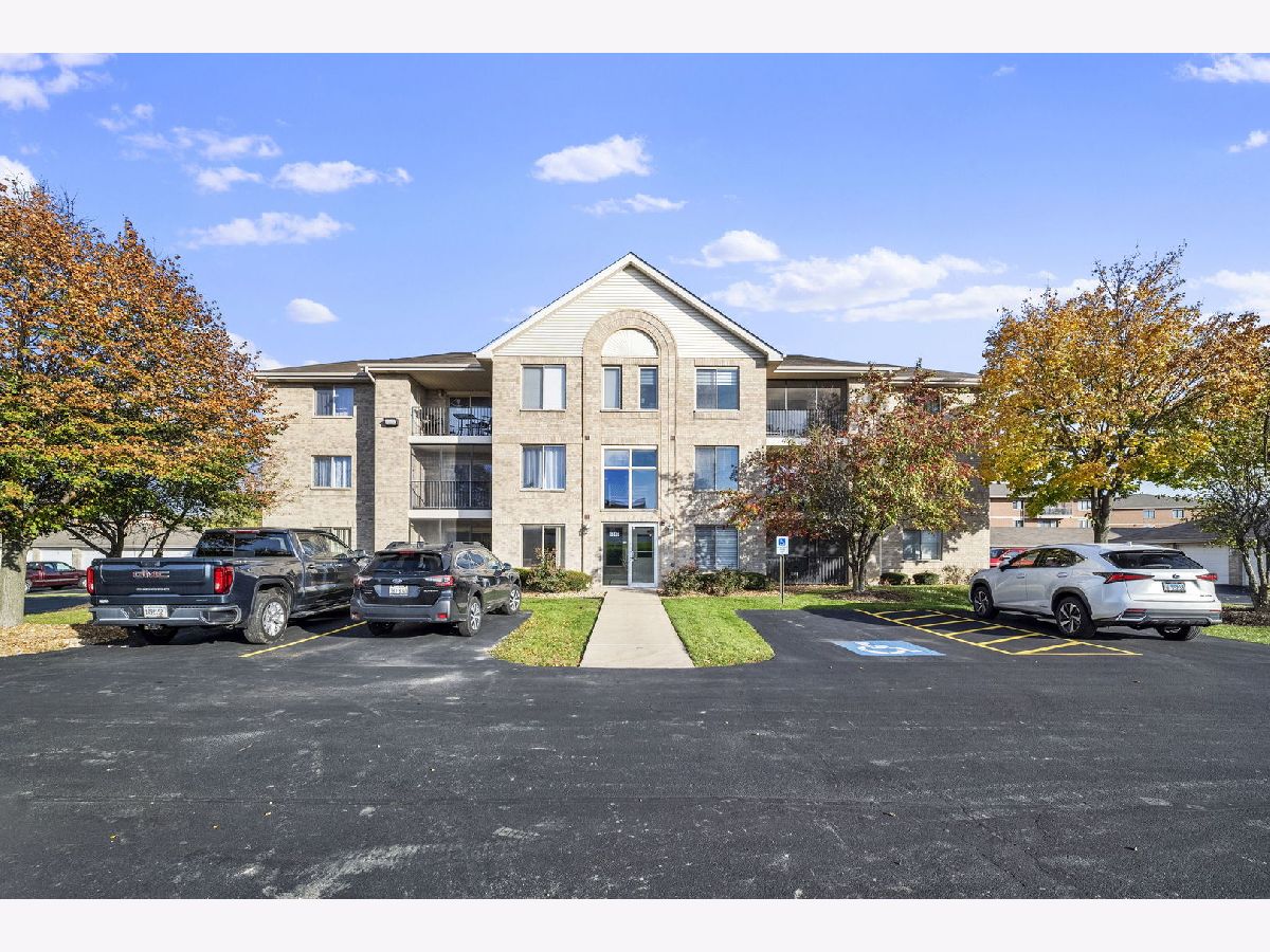 Condominiums Sold Ridgepoint Oak Forest Illinois, 6840 Ridge Point