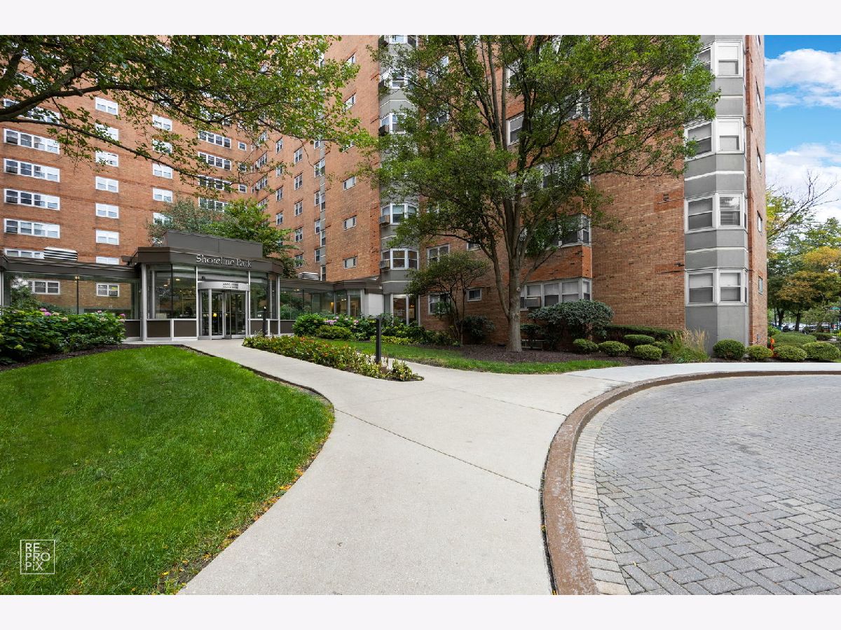 Condominiums Rented Shoreline Park Chicago Illinois, 4970 Marine