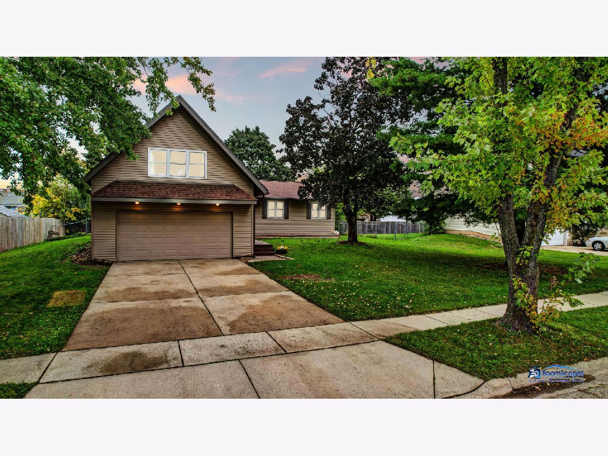 Homes Sold Fox Ridge Mchenry Illinois, 5106 Ashland