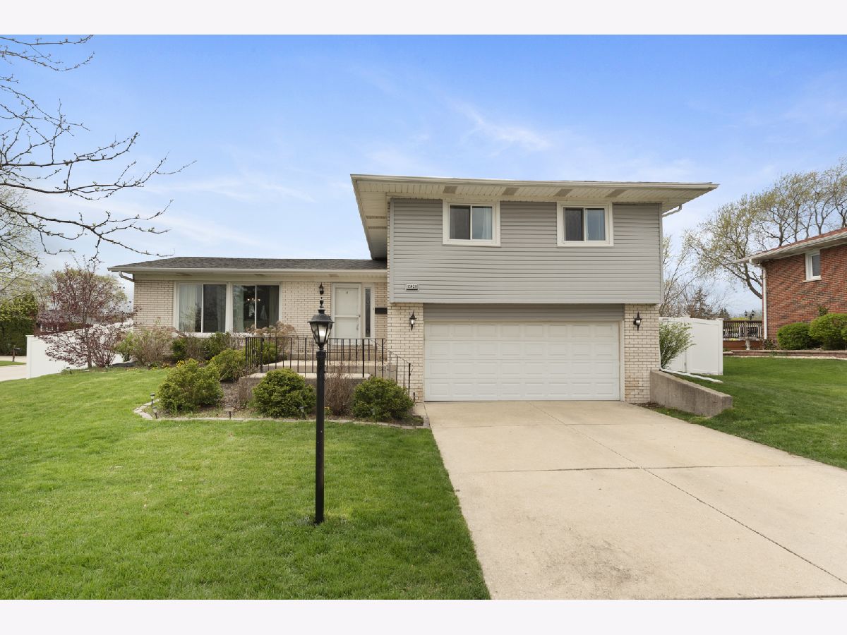 Homes Sold Forestview Hills Oak Forest Illinois, 15428 Pine