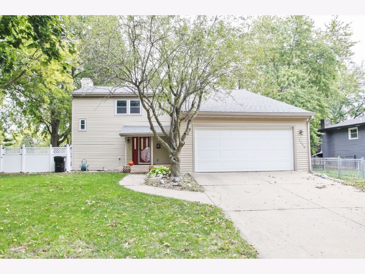 Homes & Condos & Townhomes Sold Bunker Hill Normal Illinois, 1206 School