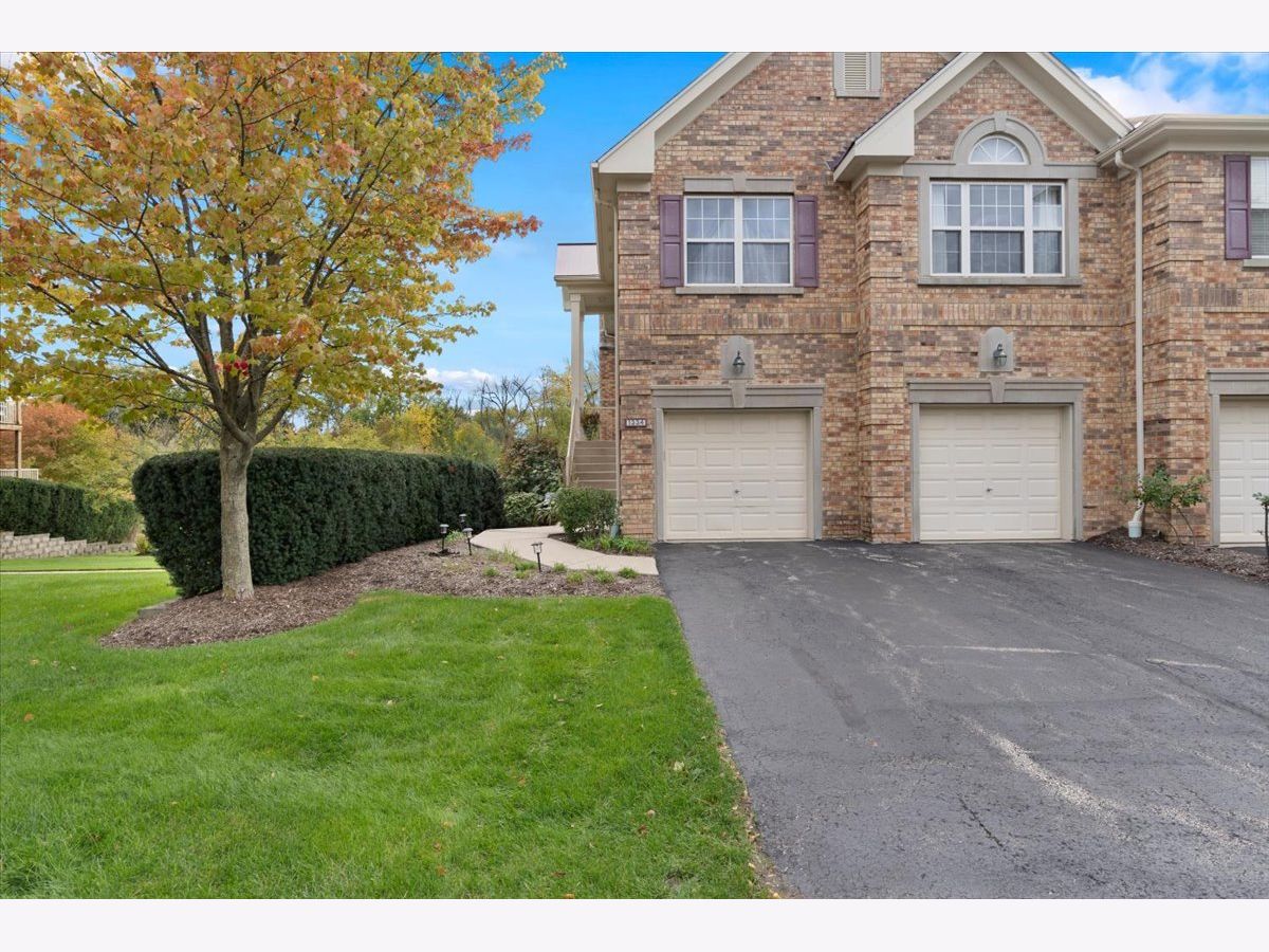 Townhomes Sold Sarahs Glen Vernon Hills Illinois, 1334 Christine