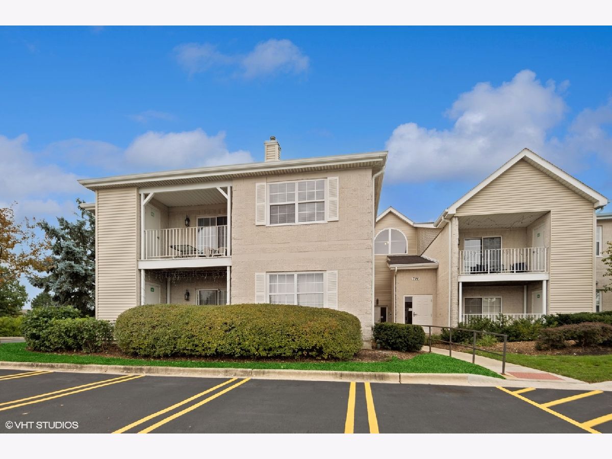 Condominiums Sold Legends Carol Stream Illinois, 794 Gary