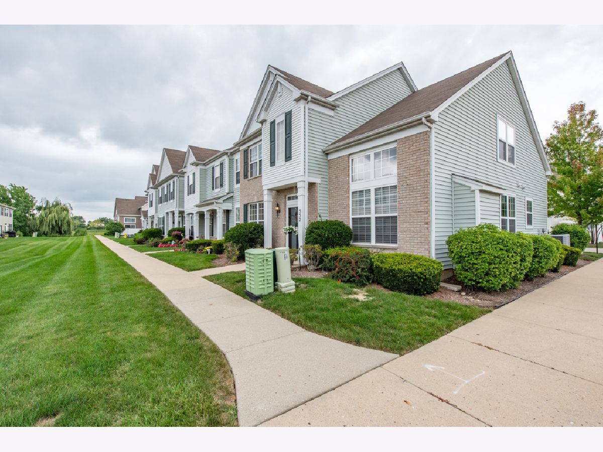 Townhomes & Condos Sold Lake Street Square Grayslake Illinois, 552 Topeka