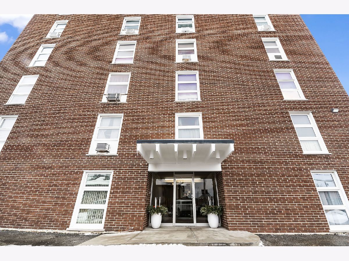 Condominiums Sold Northwest Terrace Chicago Illinois, 7229 Higgins