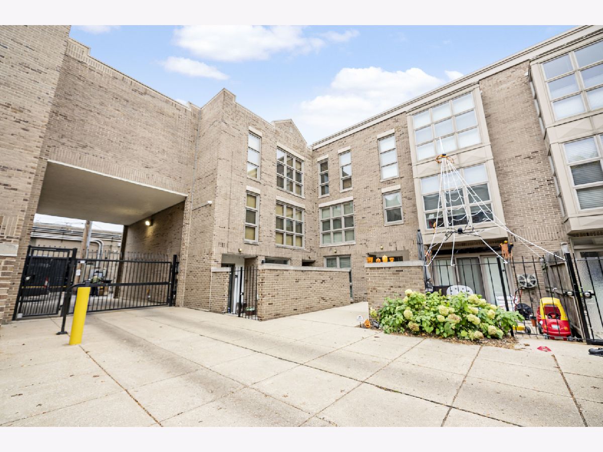 Townhomes Sold Lakewood Commons Chicago Illinois, 2383 Wayne